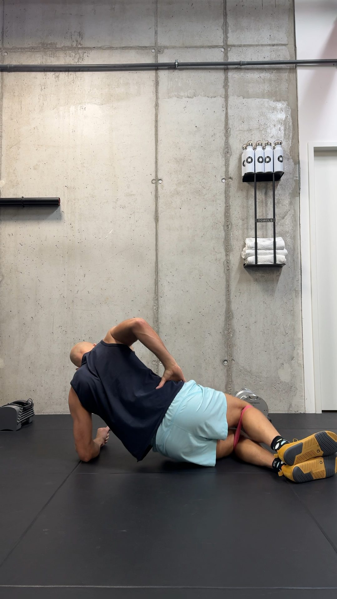 Side Plank Clamshell Startposition, Seitstütz, Becken ruhig
